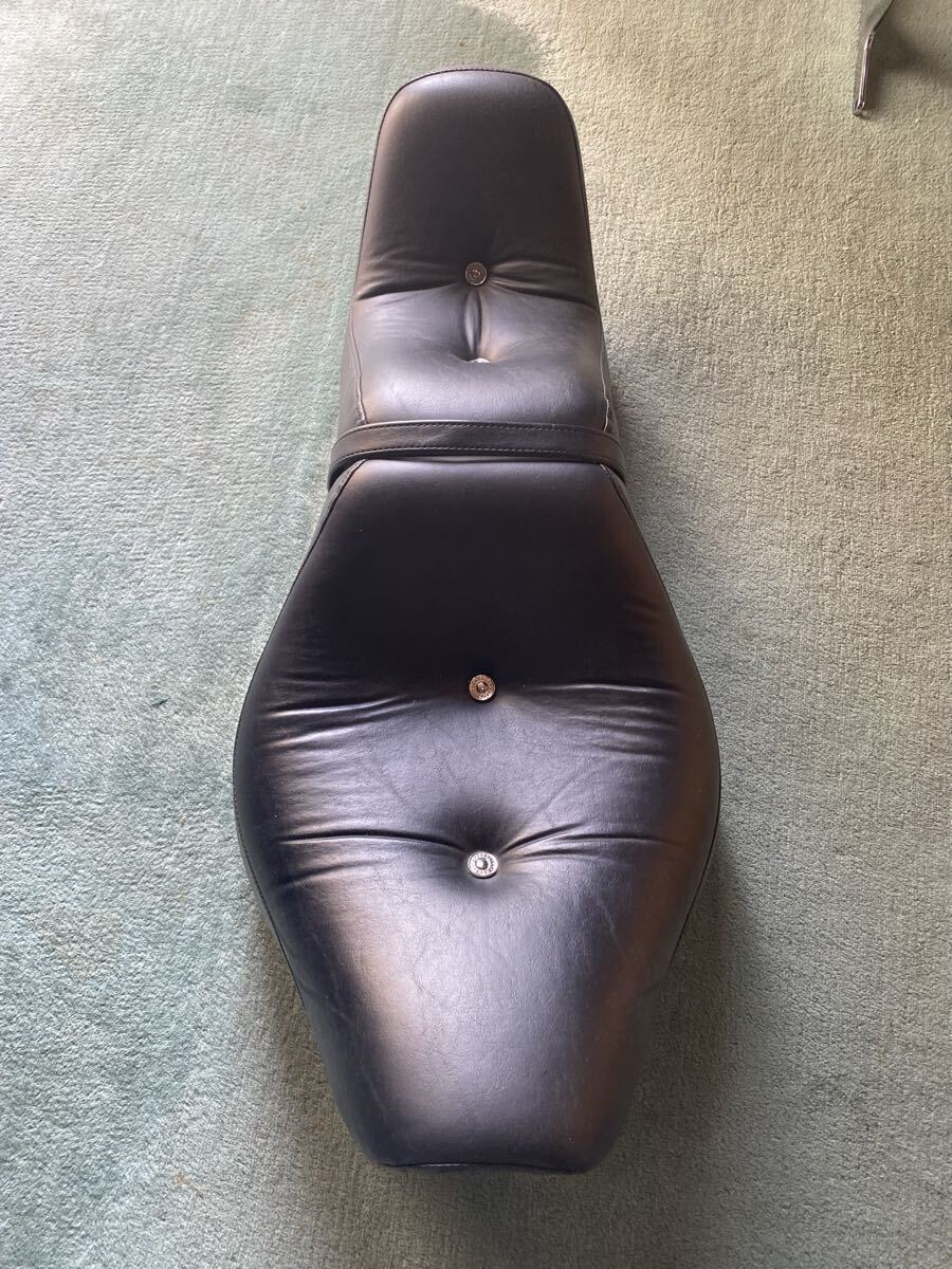 美品 ハーレーダビッドソン純正 ダブルシート FXSTB 1580 ナイトトレイン装着品 2009年品拍卖