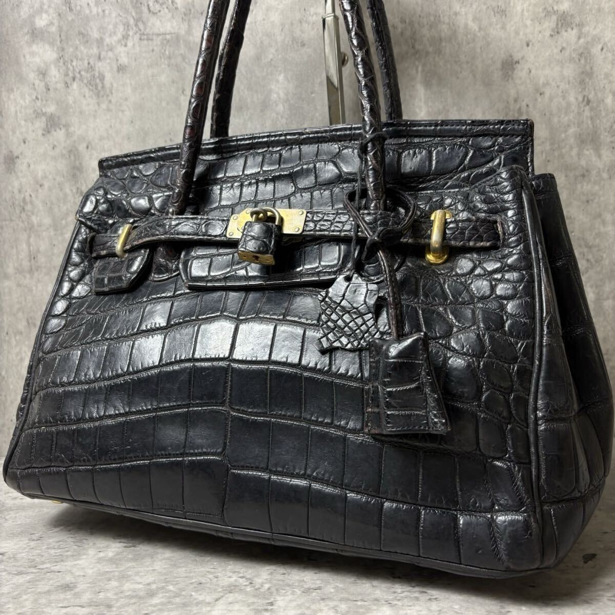 定価70万/美品●リアルクロコダイル トートバッグ センター取り マットクロコ 鰐革 ワニ革 フラップ ベルト 南京錠 ビジネス メンズ 黒拍卖