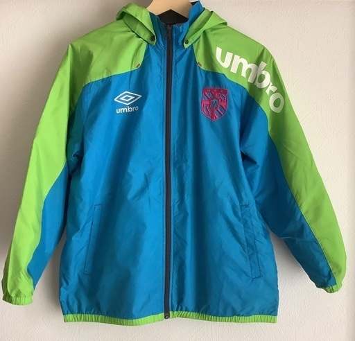 【美品!】umbro アンバロ ウインドブレーカー パーカー ジャンパー ジャケット Sサイズ 長袖 フード取り外し 150サイズ拍卖