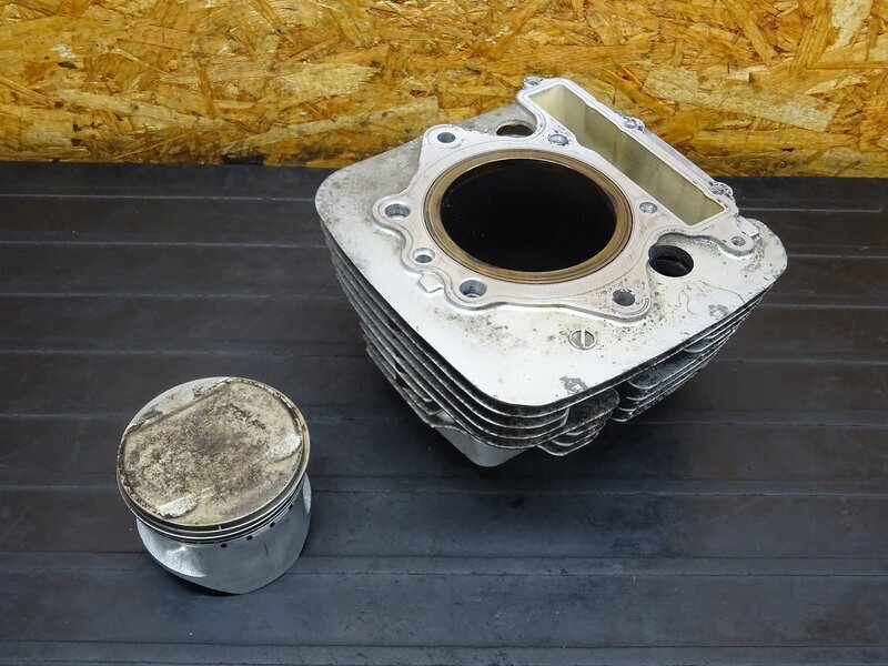 【251110】SRX400(3VN-086)◆ シリンダー ピストン ※エンジンパーツ 【SRX600拍卖