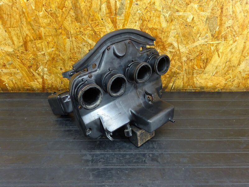 【251120】ZRX400(ZR400E-006)◇ エアクリーナーボックス エアクリボックス エアクリ 割れ/劣化有 【前期 ZRX-2 ZRX-Ⅱ拍卖