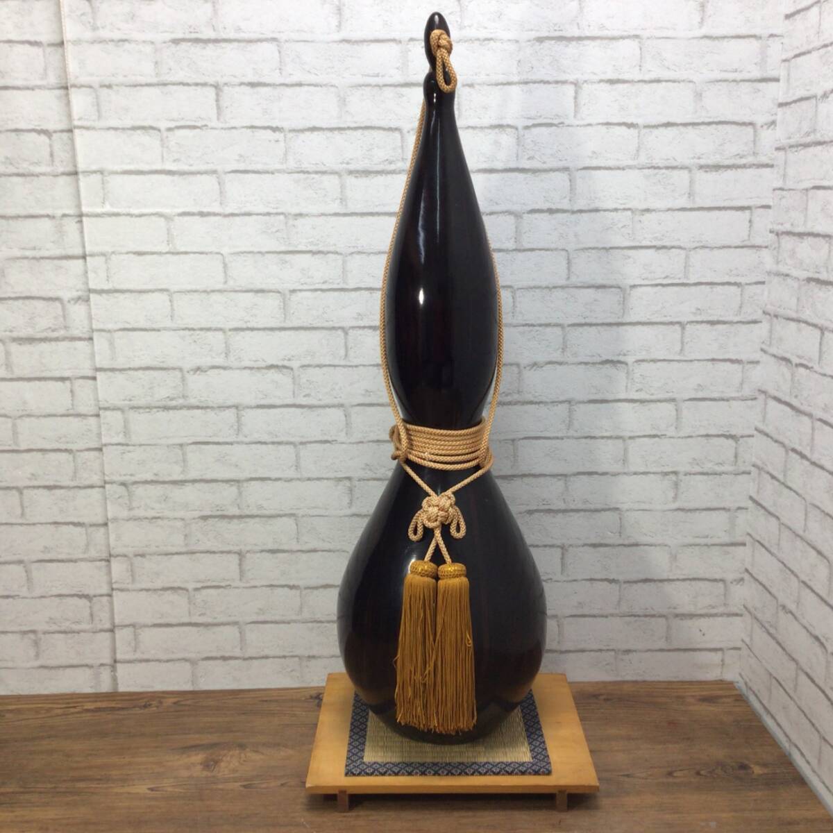 11049 【特大】縞黒檀 瓢箪 高さ約86cm 直径約26cm 重さ約9.4kg 台座付き ひょうたん 置物 天然木製 縁起物 金運 開運 木工工芸品拍卖
