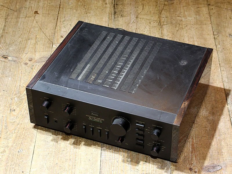 動作確認済み 正動品 外装の状態が悪いが機能に問題なし SANSUI AU-D607X 1984年頃に発売したプリメインアンプ Xバランス回路拍卖
