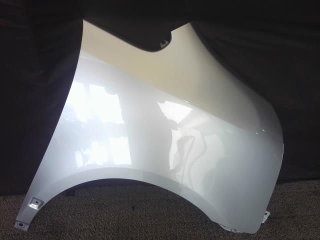 ノア DBA-ZRR70W (M) フロント右フェンダー S Gエディション 8人 1F7 53801-28110拍卖