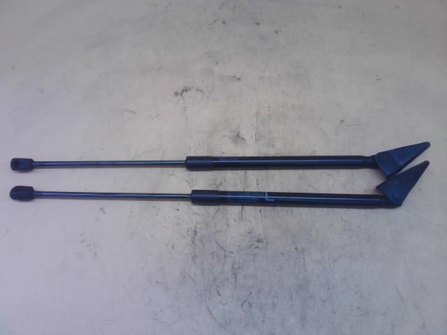 ハスラー DBA-MR31S バックドアダンパー G ZVD 81850-65P02-RX0 81860-65P02-RX0 81850-65P01 81860-65P01拍卖