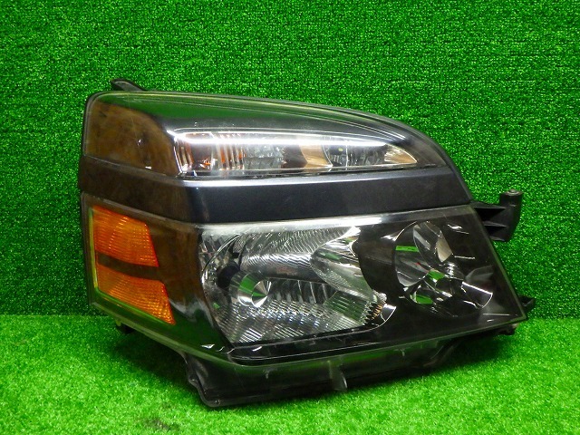 ヴォクシー 後期 右ヘッドライト HID AZR60/65 28-183 V7 比較的綺麗 トヨタ 251030249拍卖
