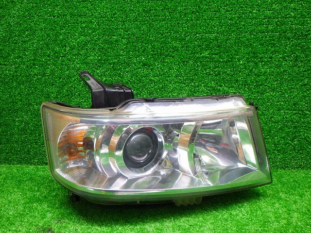 ワゴンR スティングレー 右ヘッドライト HID MH22S 100-59164 バラスト付 スズキ 251029236拍卖