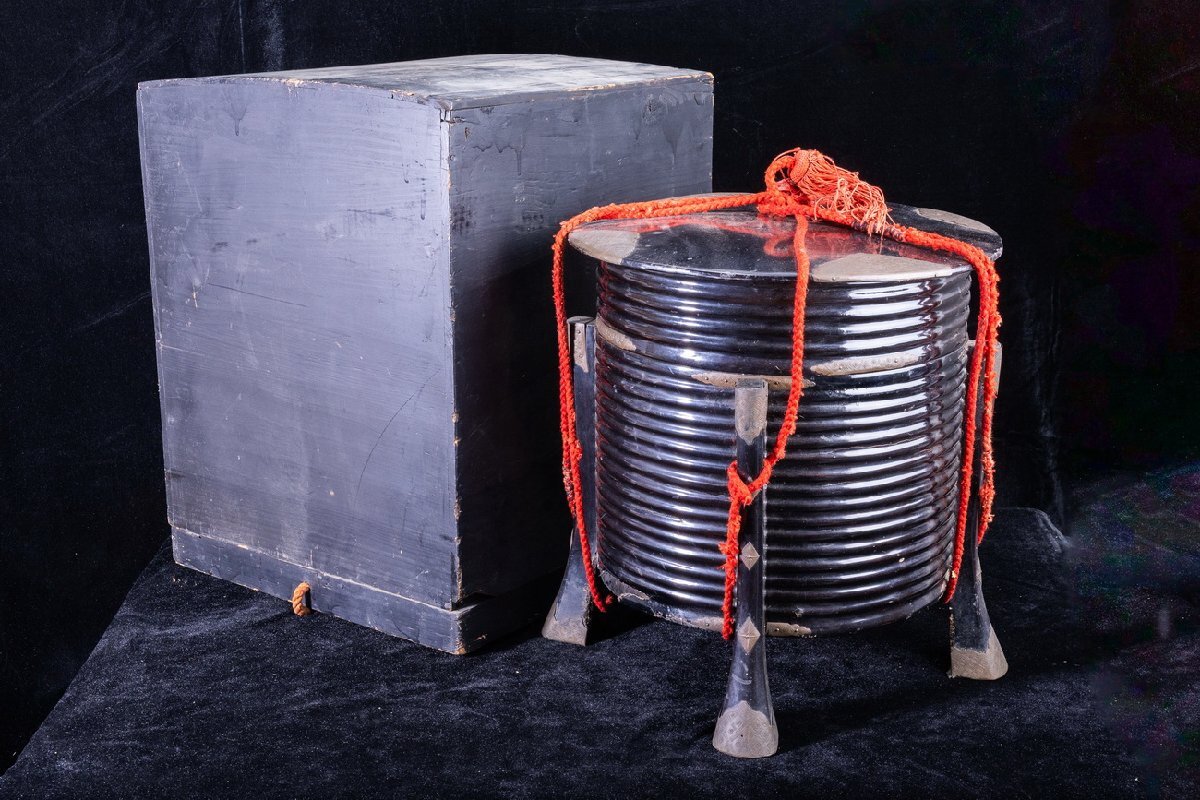 【珍品堂】1円から N52-V2 貝桶 行器 高41㎝ 黒塗 古道具 工芸品 骨董品 時代物 共箱 木箱 保管庫 容器 時代物 工芸品 骨董品 古美術拍卖