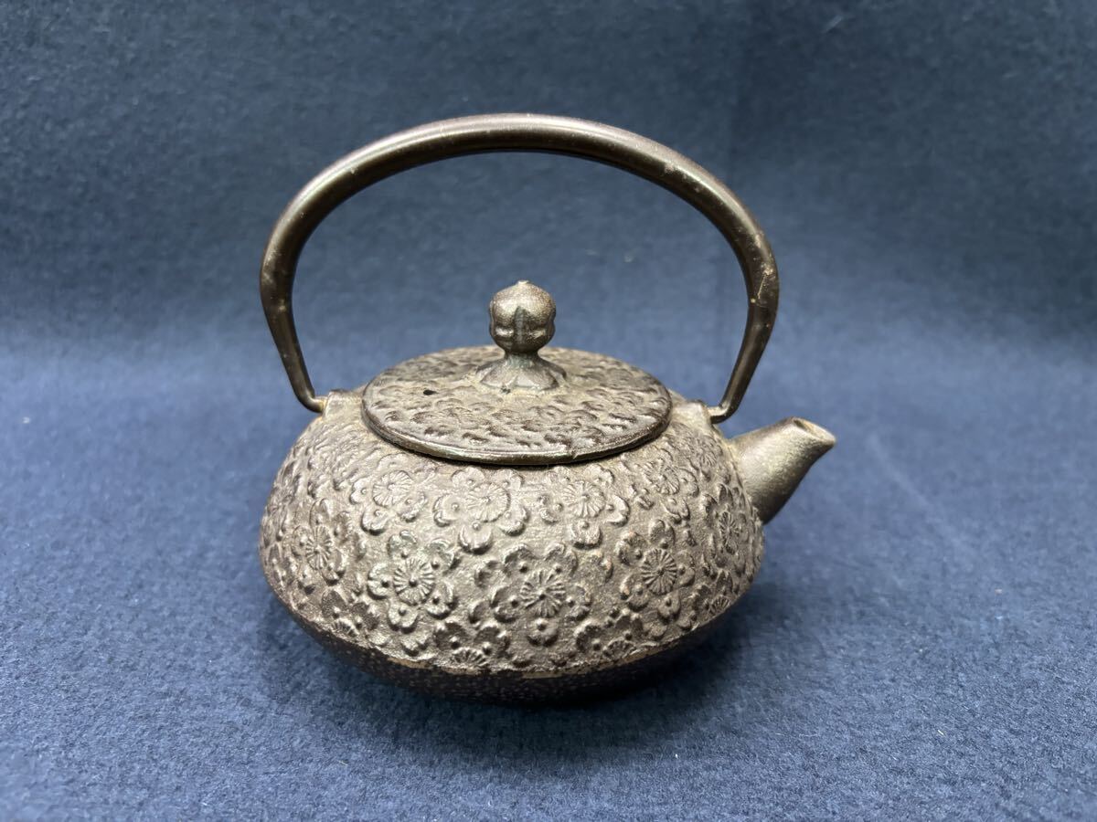 r7110715 南部鉄器 桜 鉄瓶 茶道具 在銘 久 拍卖