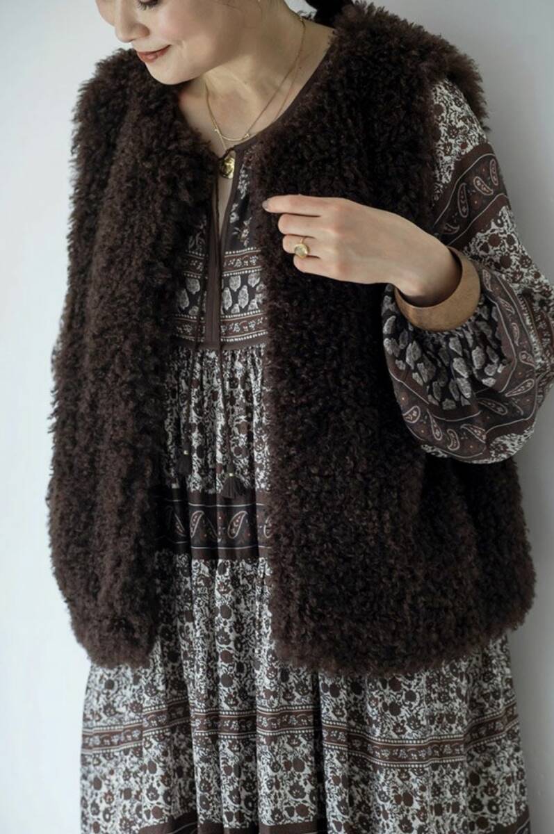 ハグオーワー♪Wニードルファーベスト チョコレート拍卖