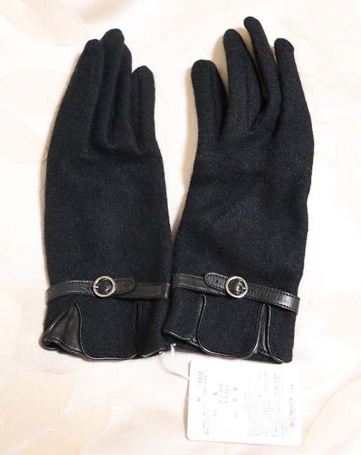 都内デパートで購入 ロゴ刺繍入り タグ付き 組曲 オンワード樫山 手袋 グローブ ブラック 黒 未使用品 毛 アンゴラ ナイロン 羊革 拍卖
