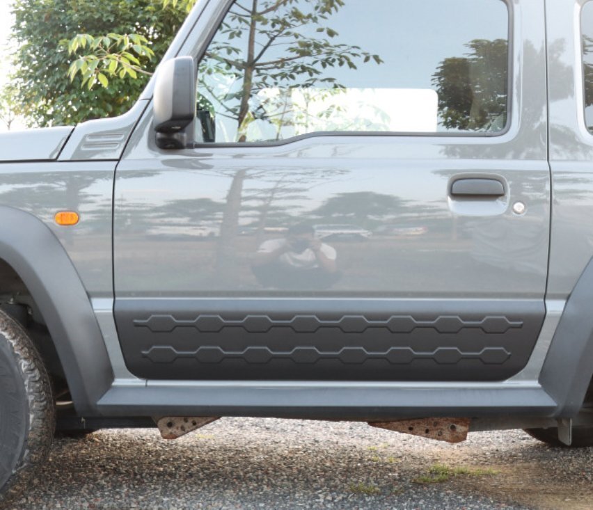 新型スズキジムニー ドアサイドガード JB64/JB74 ドア保護 傷防止 防衝撃 車ドアガード 汚れ防止 左右2点セット 外装パーツ カスタム専用拍卖