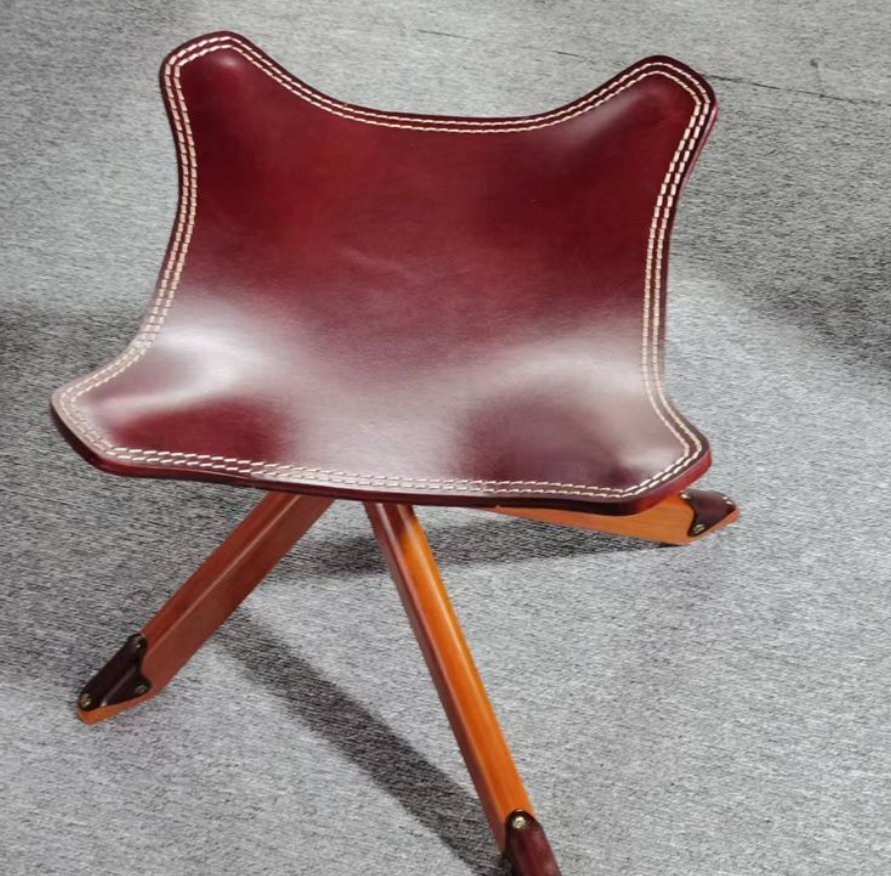 家庭用の無垢材の本革の屋外のいす本革の折りたたみ椅子木の膏皮折りやすい四角のいす牛革拍卖