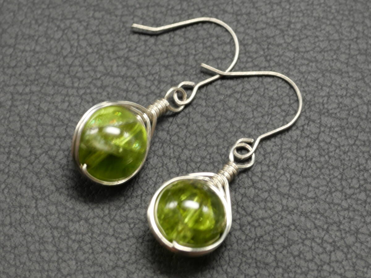 【チタンフック】ワイヤーラッピングペリドットの華やかなピアス 546拍卖