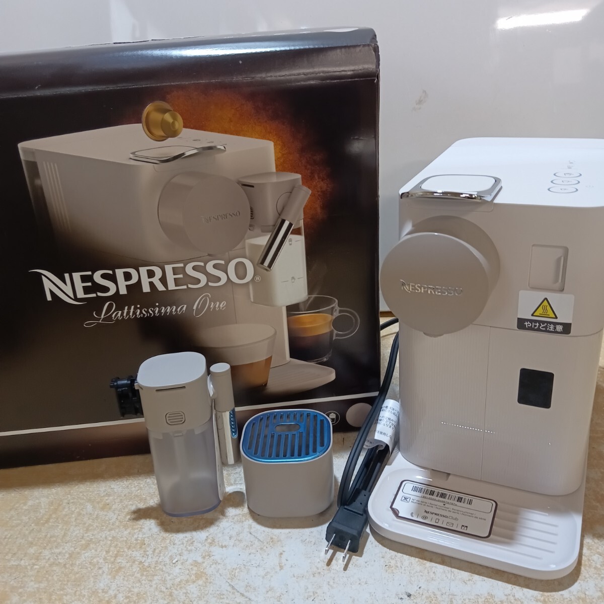 ◇ ラティシマワン モカブラウン ネスプレッソ F111-JP-WH-NE WNESPRESSO ホワイト拍卖