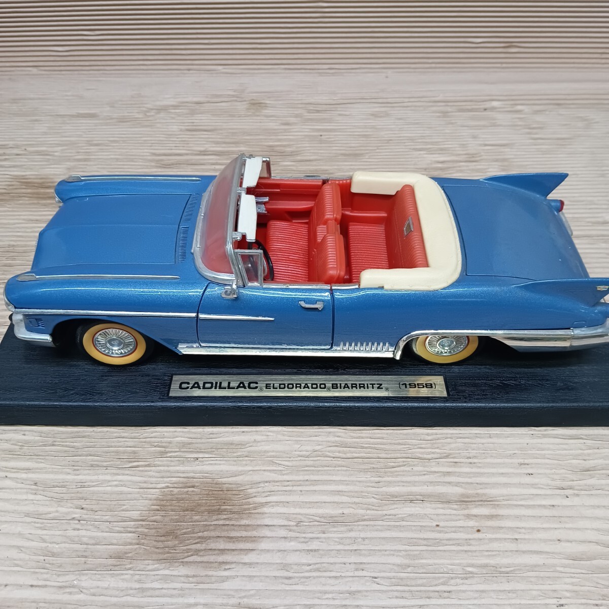 ◇ミニカーYat Ming 1958 Cadillac Eldorado Biarritz ヤトミン 1958 キャデラック エルドラド ビアリッツミニカー 1/18オープンカー(31)拍卖