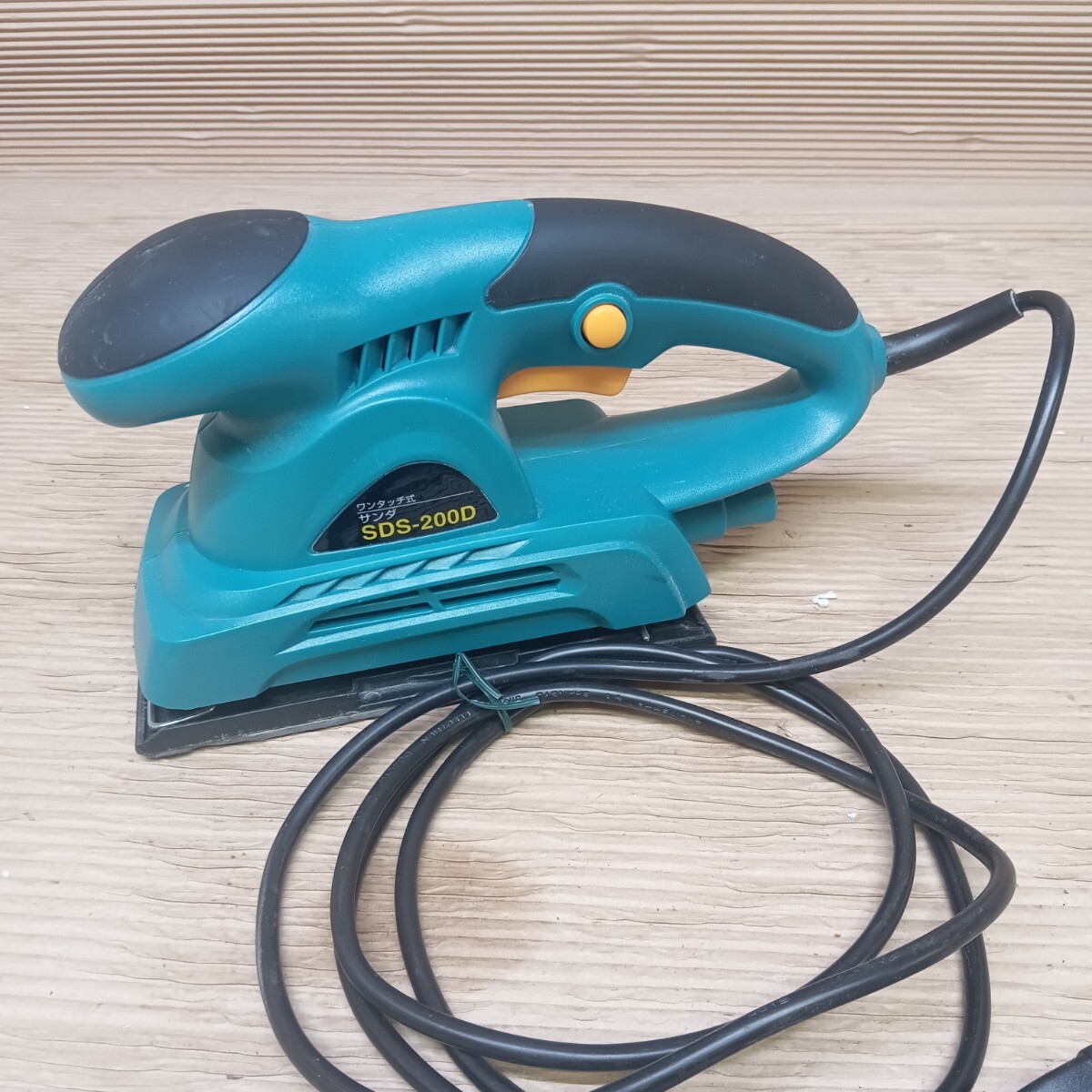 ◇新興製作所 新興 サンダ SDS-200D 電動工具 工具 サンダー DIY 100V 150W 回二重絶縁 研磨 研磨機 動作確認済拍卖