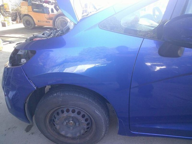 フィット DBA-GK3 左Fフェンダー B593M ブリリアントスポーティブルー(M)拍卖
