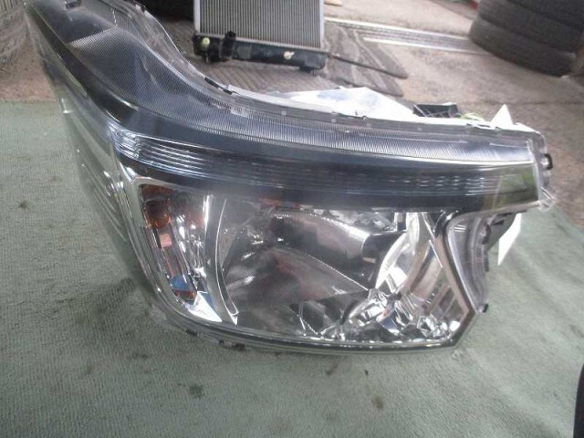 N-WGN DBA-JH1 右ヘッドランプ/ヘッドライト 純正 HID スタンレイ W1973拍卖