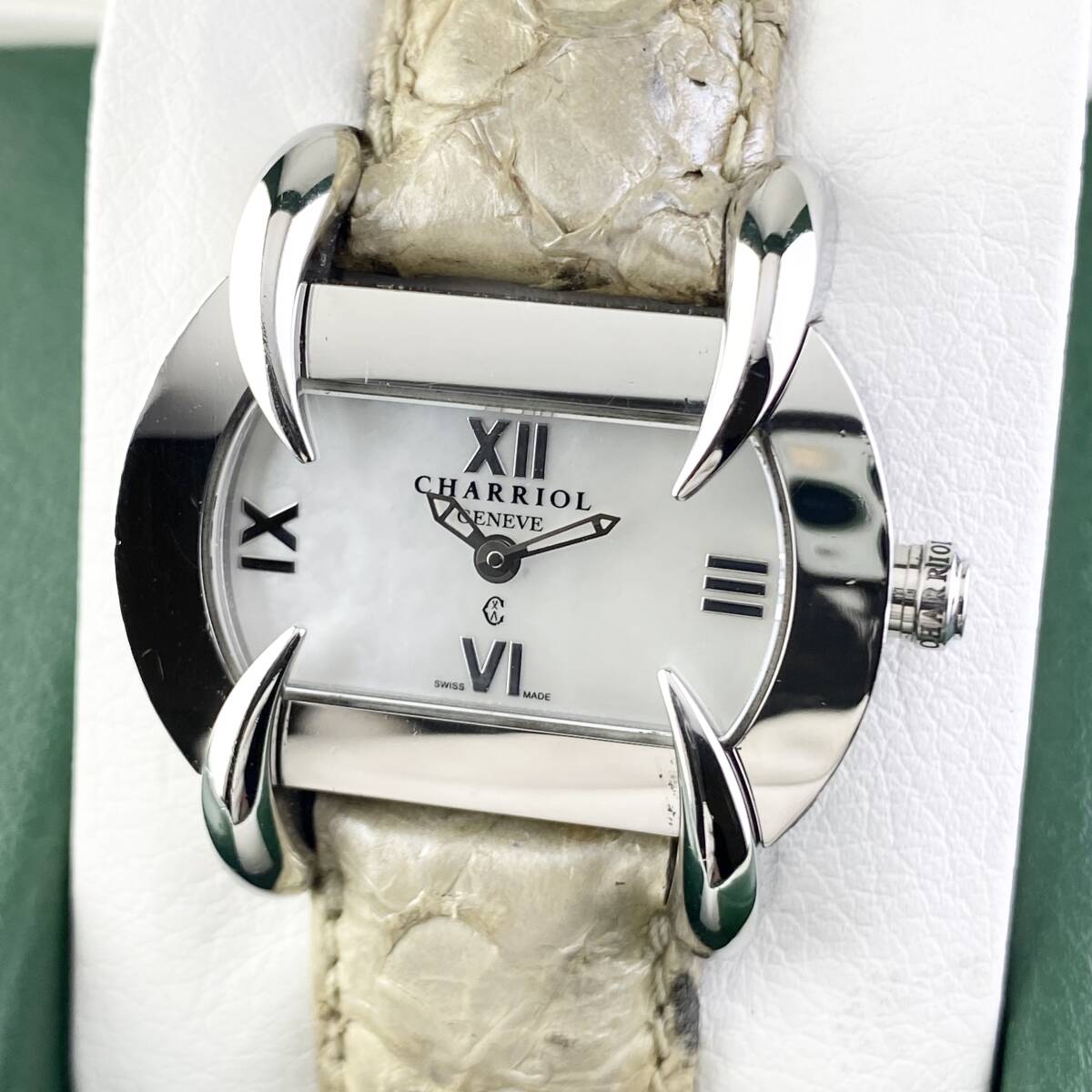 【1円〜】CHARRIOL シャリオール 腕時計 レディース クチャ ホワイトシェル文字盤 スクエア 可動品拍卖