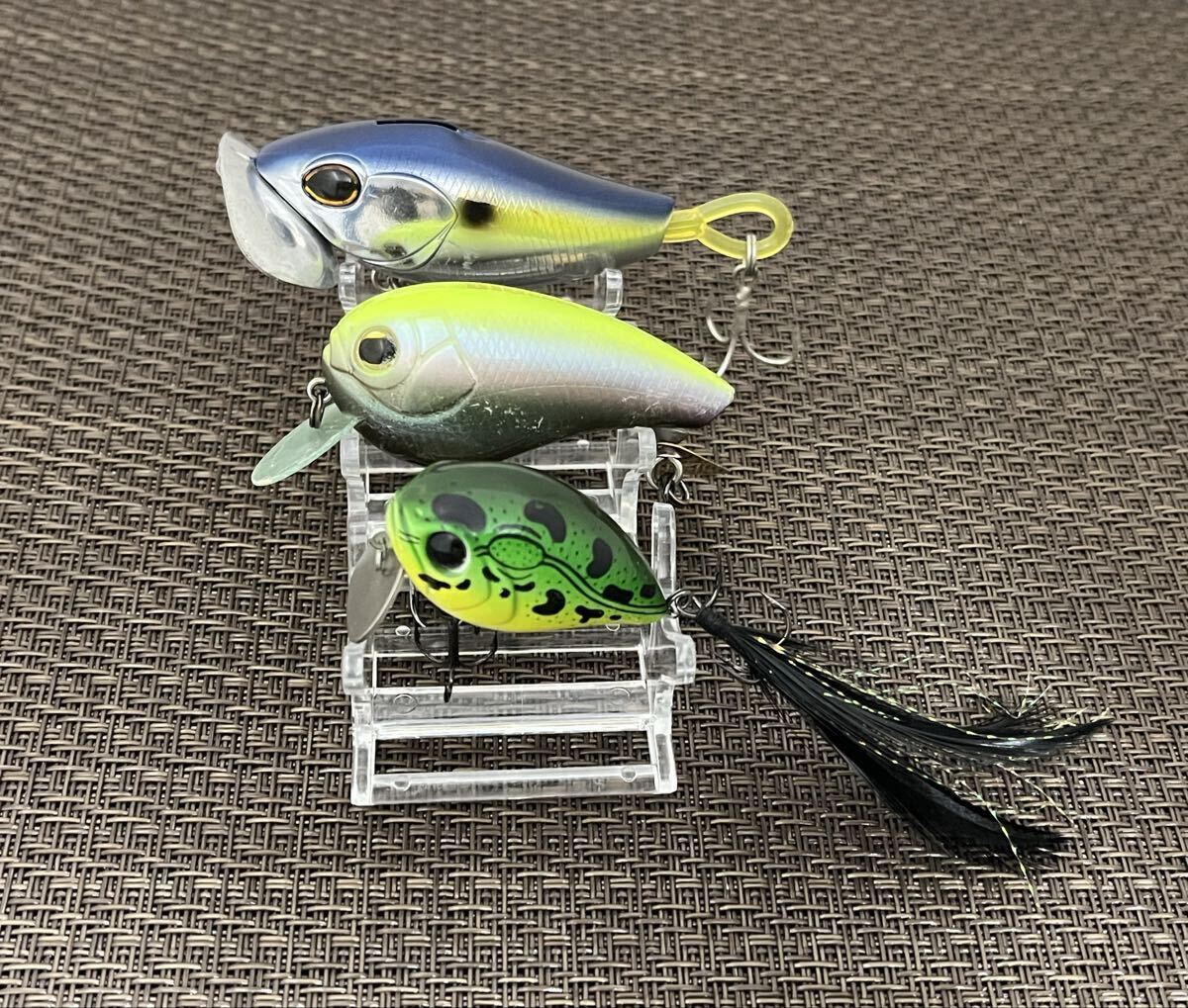 〔ダイワ・イマカツ ビッグバッツ〕 フッキングノイジー・バスデイ フェザークランク (3個セット) クランクベイト拍卖