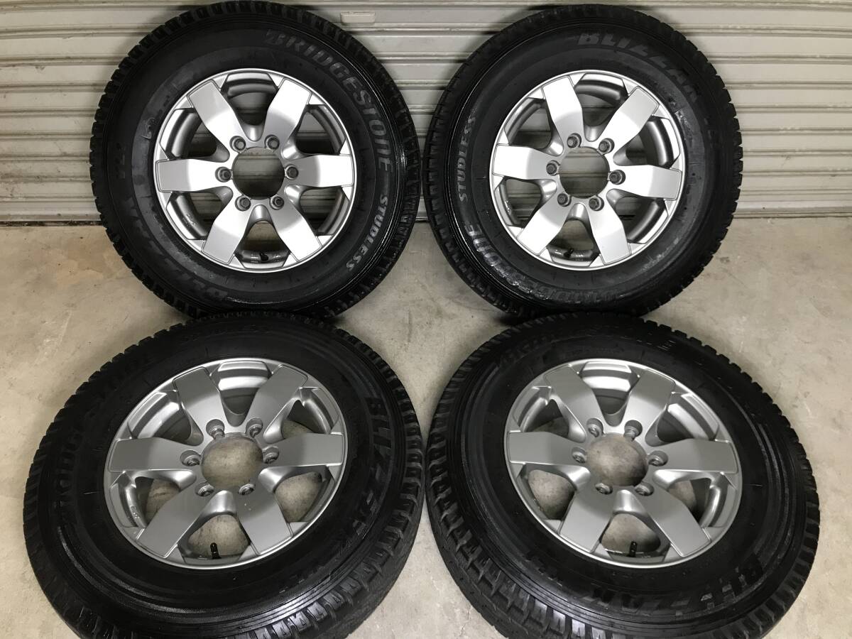 200系ハイエース【195/80R15 107/105l LT】ブリヂストン スタッドレスタイヤ【15×6J+33 PCD139.7 6H 】アルミホイール 4本拍卖