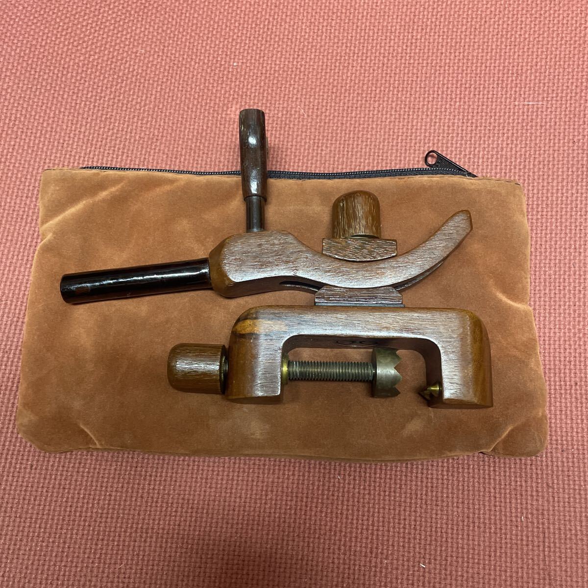 ヘラブナ 万力 竿受け 竿掛け 竿枕 木製 大砲 弓形 へらぶな拍卖