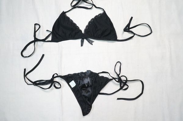 ★FNコーポレーション/テカテカ光沢ローライズ紐ビキニショーツ/ブラとビキニパンツのセット/マイクロビキニ/夜コスプレ②拍卖