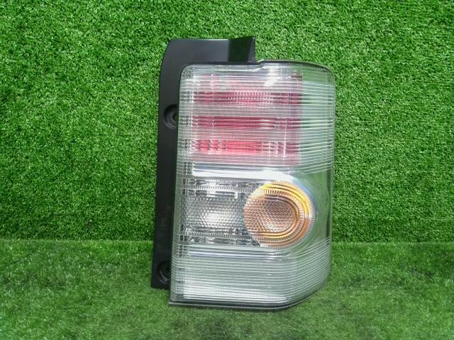 ★ムーヴコンテ DBA-L575S 右テールランプ テールライト カスタム X 81550-B2310★拍卖