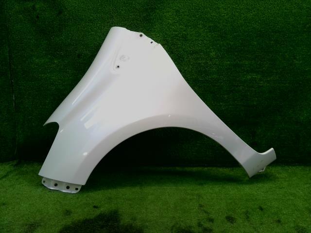 ★ヴィッツ DBA-KSP130 左フロントフェンダー 個人様宅配送不可 F 53812-52570★拍卖