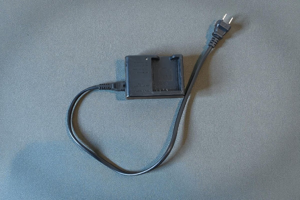 ○オリンパス(OLYMPUS) リチウムイオン電池急速充電器 BCH-1 ② 送料込! 古道具のgplus広島2511k拍卖