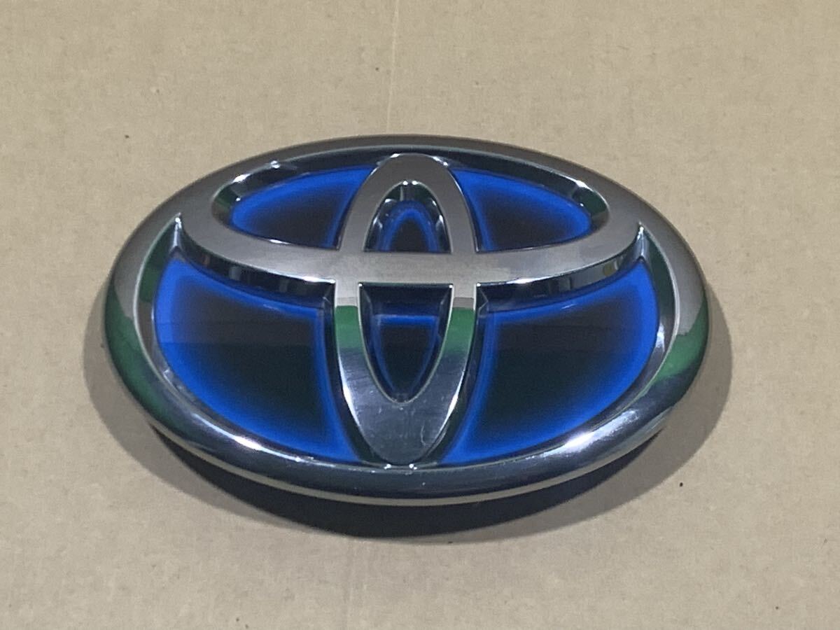 312 トヨタ エンブレム NHP10 アクア 75310-52020/30拍卖