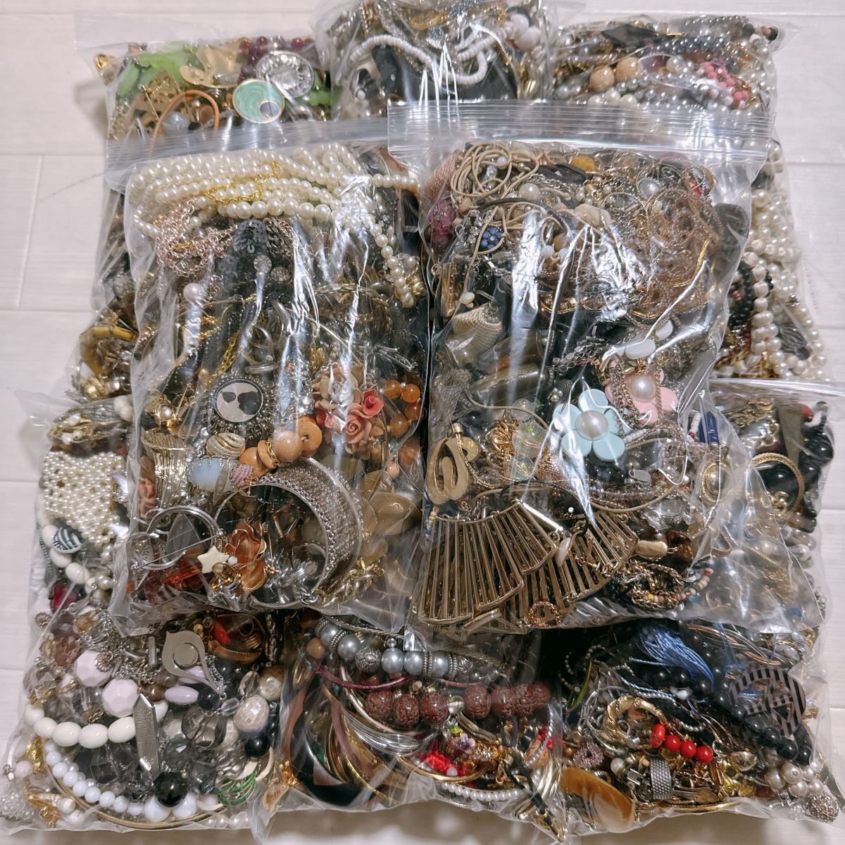 EE③ アクセサリー 大量 まとめ 約17300g 17.30kg ネックレス ペンダント イヤリング リング ピアス ブローチ タイピン カフス メッキ 等拍卖