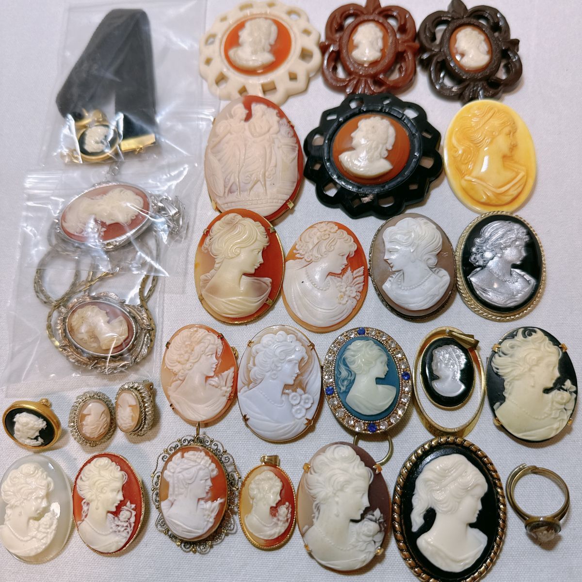 EE カメオ系 カメオ調 アクセサリー 27点 まとめ 約270g まとめ ルース ブローチ ペンダント ネックレス リング SILVER枠 等拍卖