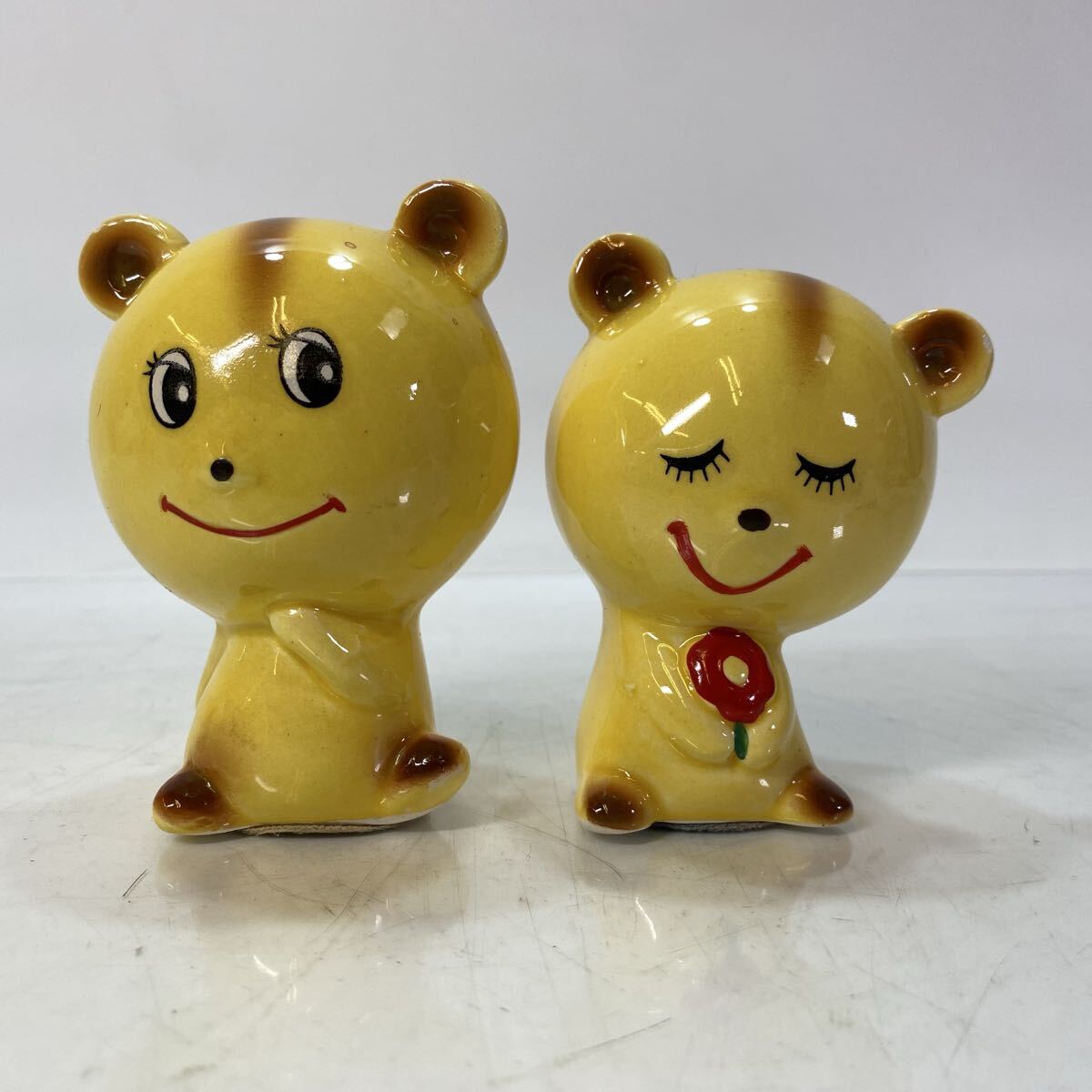 陶磁器 置物 リス 2体セット レトロ 陶器 インテリア 飾 オブジェ 古雑貨 古玩具 当時物拍卖