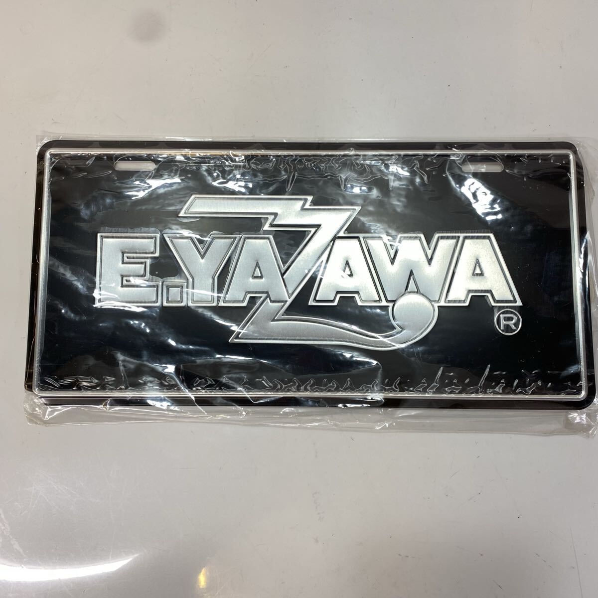 矢沢永吉 ナンバープレート 黒銀 ブラック シルバー 定番ロゴ E.YAZAWA グッズ 当時物拍卖