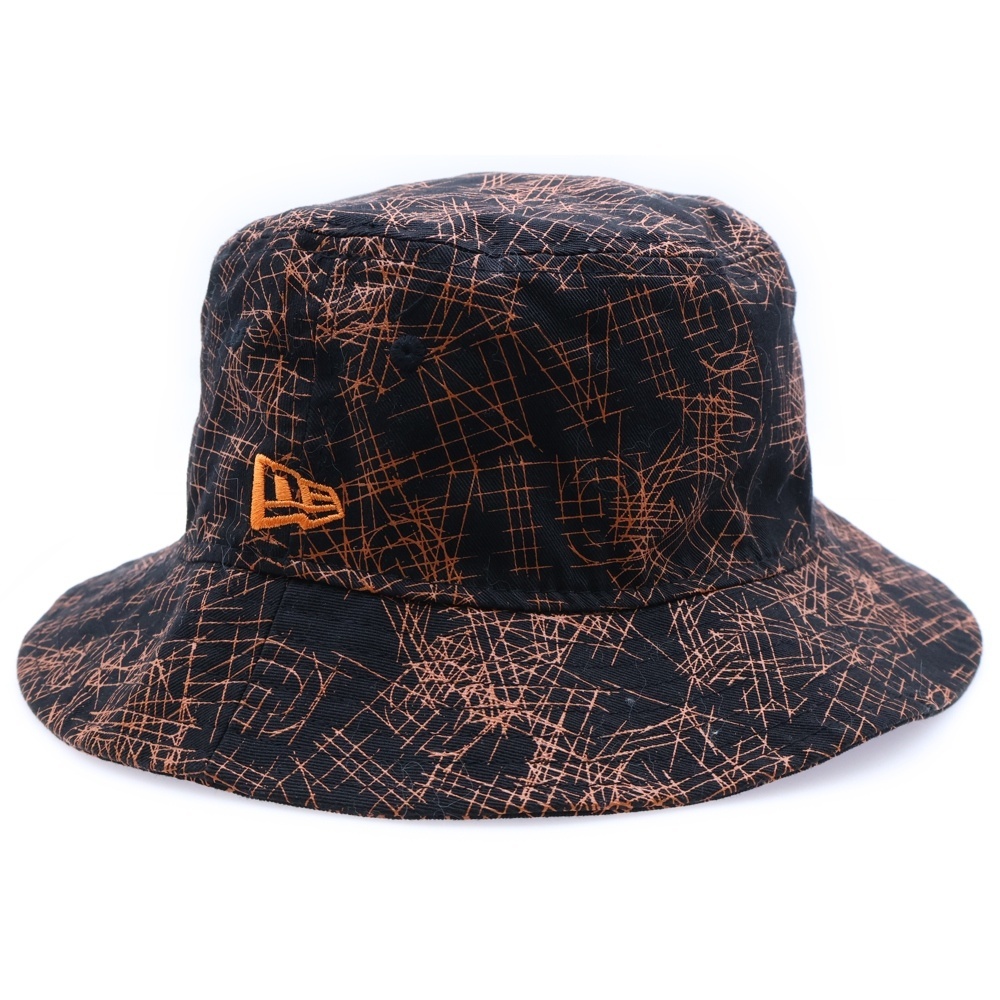 ニューエラ 読売ジャイアンツ×タカヒロミヤシタソロイスト トリプルネーム 総柄バケットハット 帽子 ブラック/オレンジ拍卖