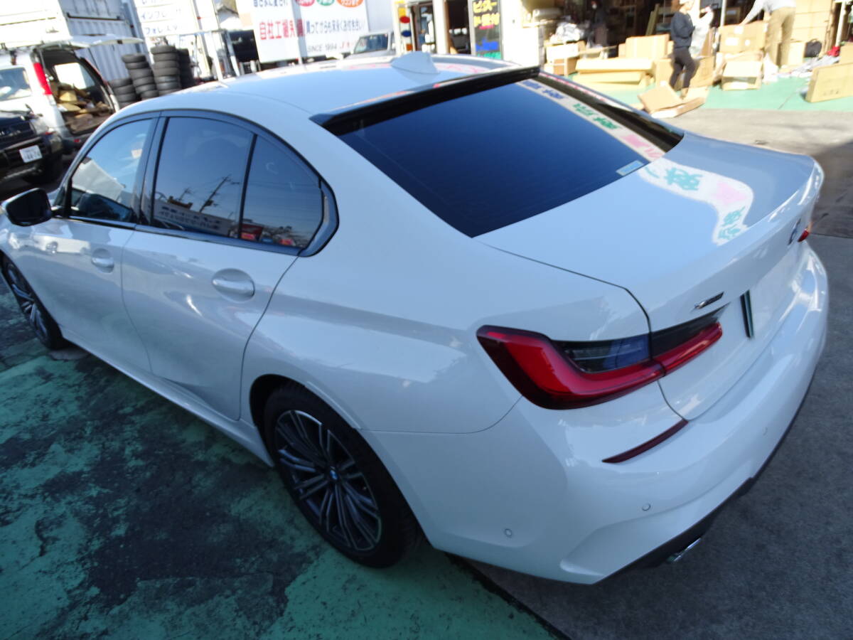 商品製造過程動画付き BMW 3シリーズ専用 G20/G21系320d Mスポーツ セダン専用 リアルカーボン ルーフスポイラー 貼り付け装着拍卖