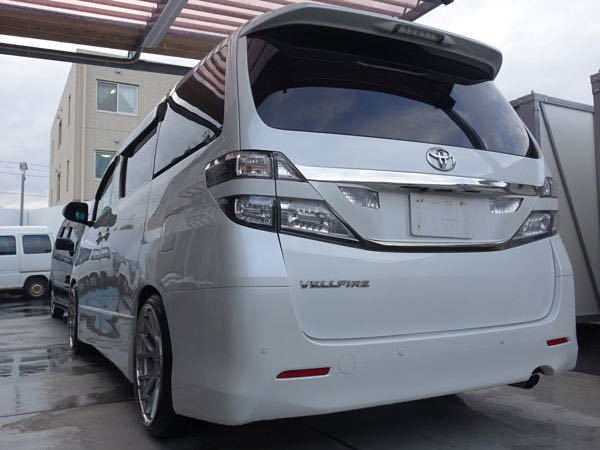 格安売り切り!20系25系 ヴェルファイア 前期リアテール リアゲートガーニッシュメッキモール鏡面 メッキ 仕上げ 前期を後期仕様に!拍卖