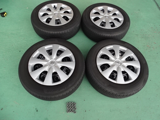 185/65R15 ブルーアース ラジアルタイヤ トヨタカローラワゴンで使用 ホイールキャップナット付き4本セット カローラ アクシオ アクア拍卖