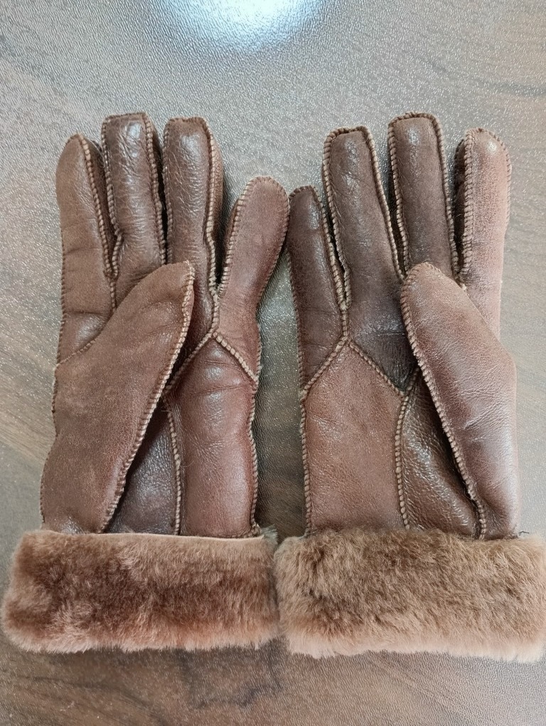 中古品☆ ムートン手袋 ☆ ブラウン ☆ <外寸>幅9cm 長さ(折り返しせず)25cm程度拍卖