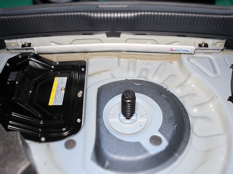 OKUYAMA オクヤマ トランクブレースバー ゴルフV R32/TSI GT 1KBUBF/1KBLG拍卖