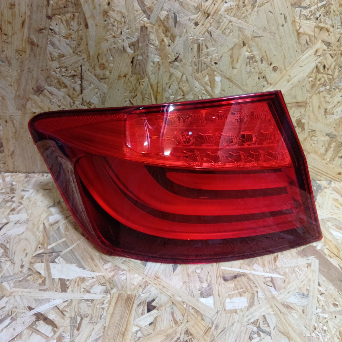 BMW 左テールランプ 523i XG20拍卖