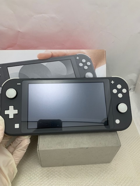 ☆ 1円セール ☆Nintendo 任天堂 ニンテンドウ switch Lite HDH-001 スイッチライト ゲーム機 本体 通電確認のみ グレー 箱付◆33724拍卖
