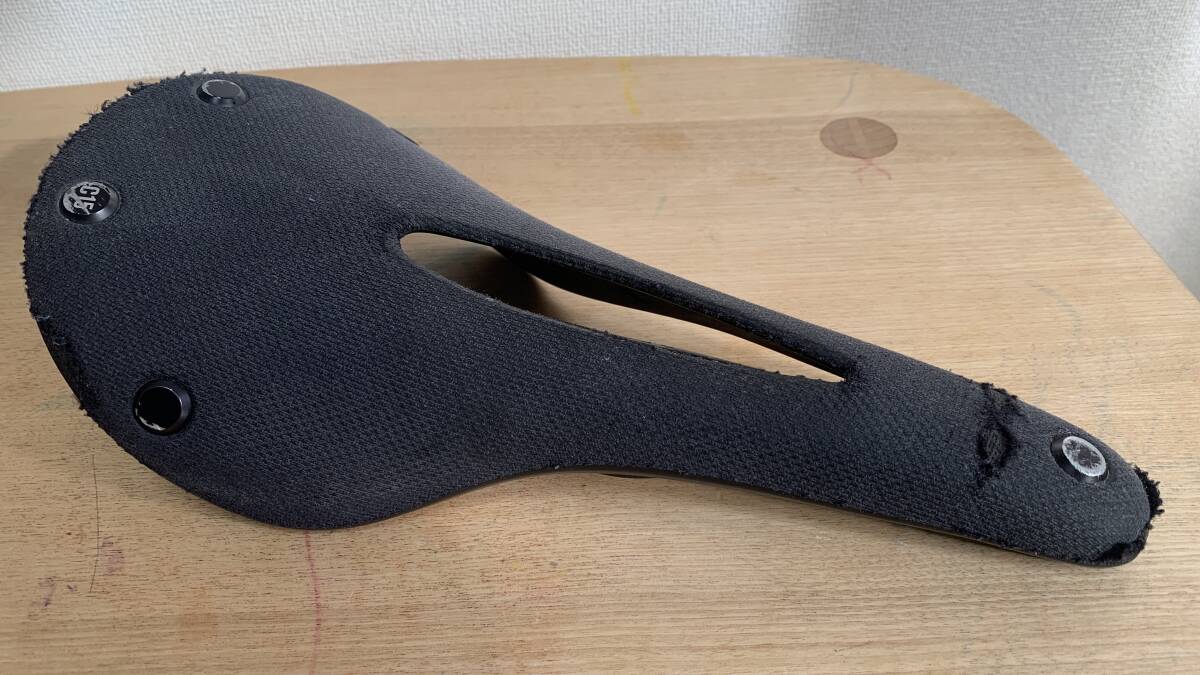 BROOKS ブルックス CARVED CAMBIUM C15 サドル 穴あき拍卖