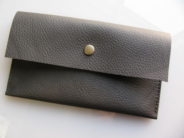 (t54)本革 お札入れ 通帳ケース 牛シュリンク革 ダークブラウン(濃茶) 拍卖