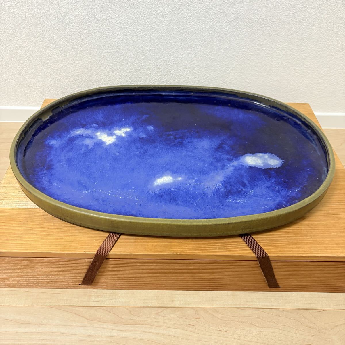 ☆ 植松陶翠 黒結晶釉 楕円水盤 仕立箱 W45.6cm 盆栽 盆景 水石鑑 和物水盤の大家拍卖