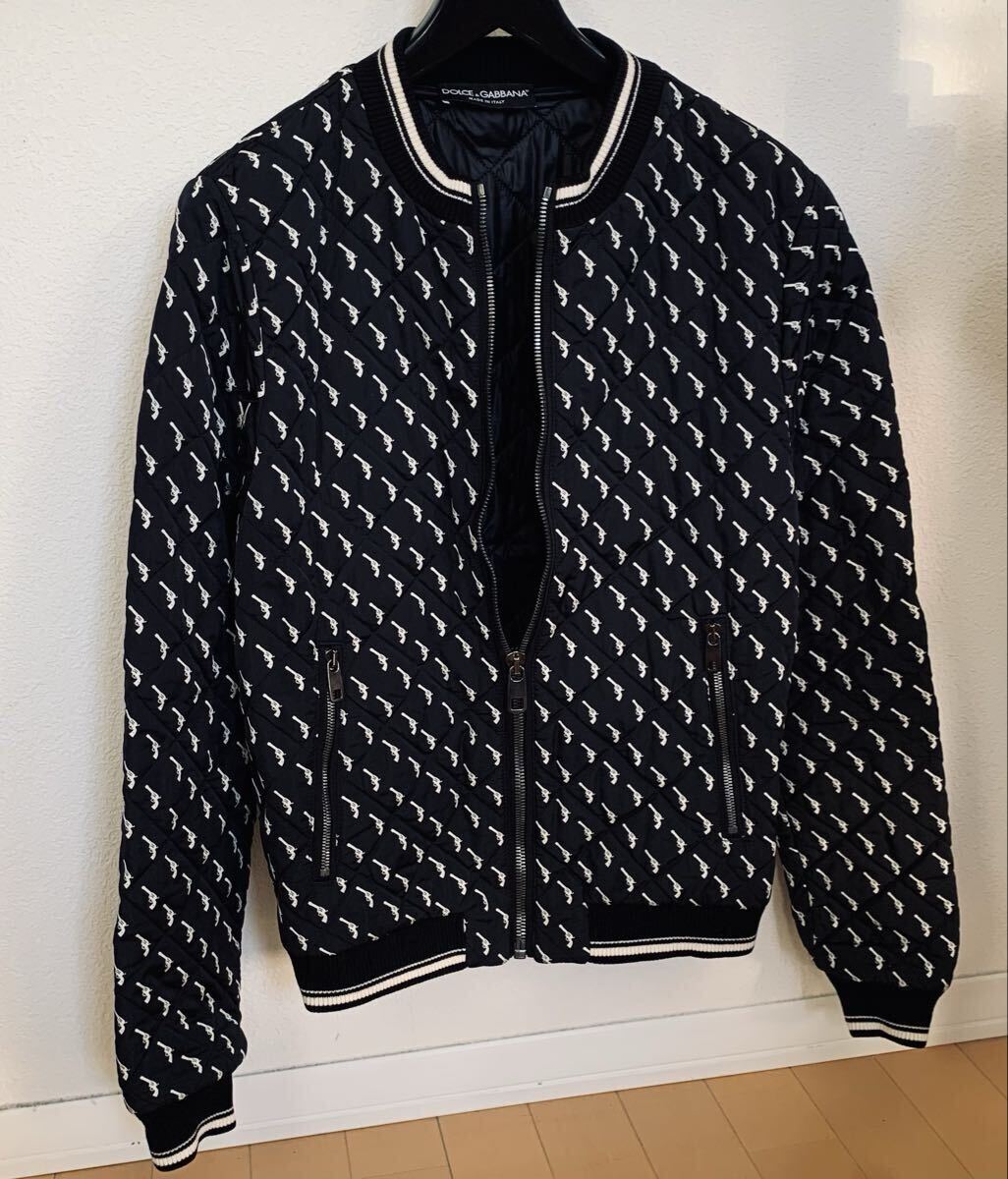 ドルチェ&ガッバーナ DG 総柄×黒 中綿キルティング デザイン ジップアップ ボンバー ジャケット ブルゾン 綺麗拍卖