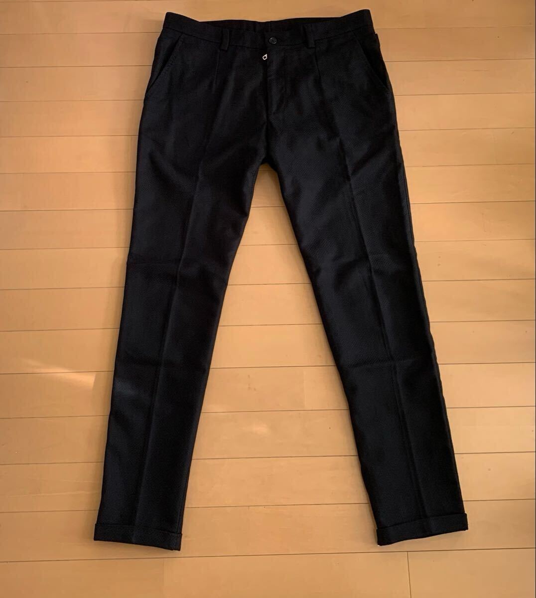 ドルチェ&ガッバーナ DG 総柄×黒 テーパード デザイン イージー パンツ デニム ジーンズ 綺麗拍卖