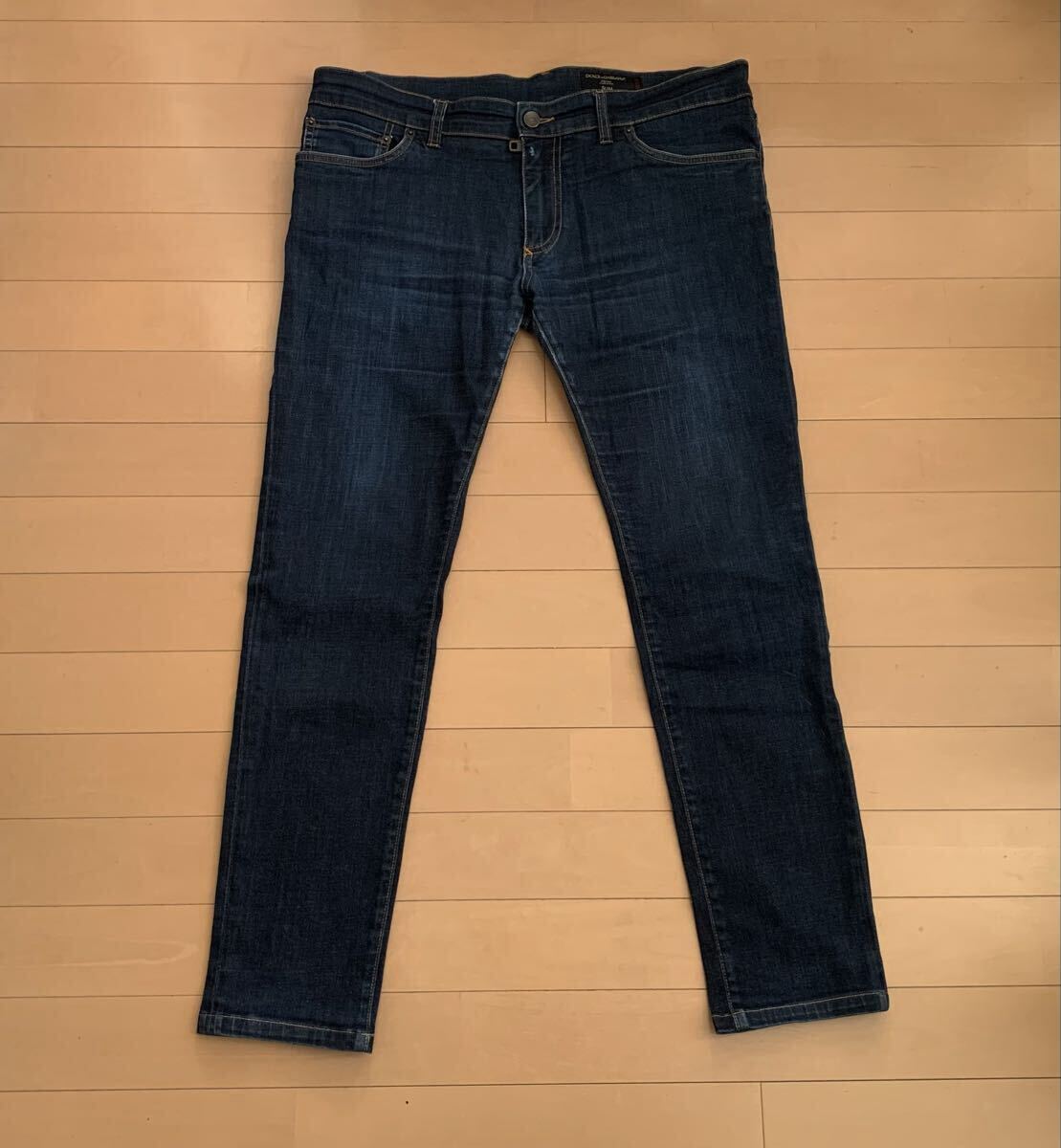 ドルチェ&ガッバーナ DG SLIM STRETCH プレート付き デザイン ストレッチ デニム パンツ ジーンズ 綺麗拍卖